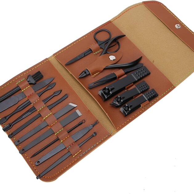 أدوات العناية بالأظافر