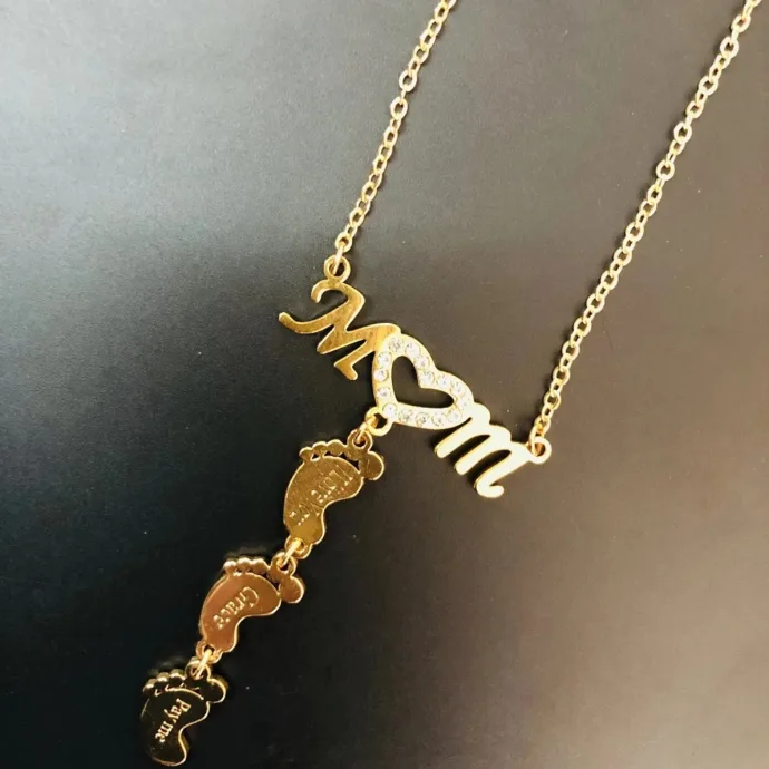 ⁦Collier Personnalisé avec Nom de Maman, Pendentif de Pied de Bébé⁩ - الصورة ⁦5⁩