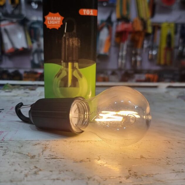 مصباح قابل للشحن مقاوم للماء