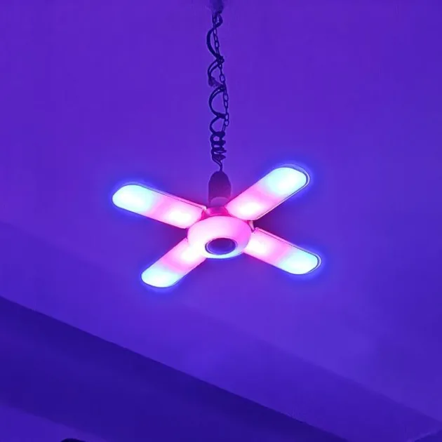 مصباح LED ومكبر صوت بلوتوث بتصميم أنيق و عصري متعدد الألوان